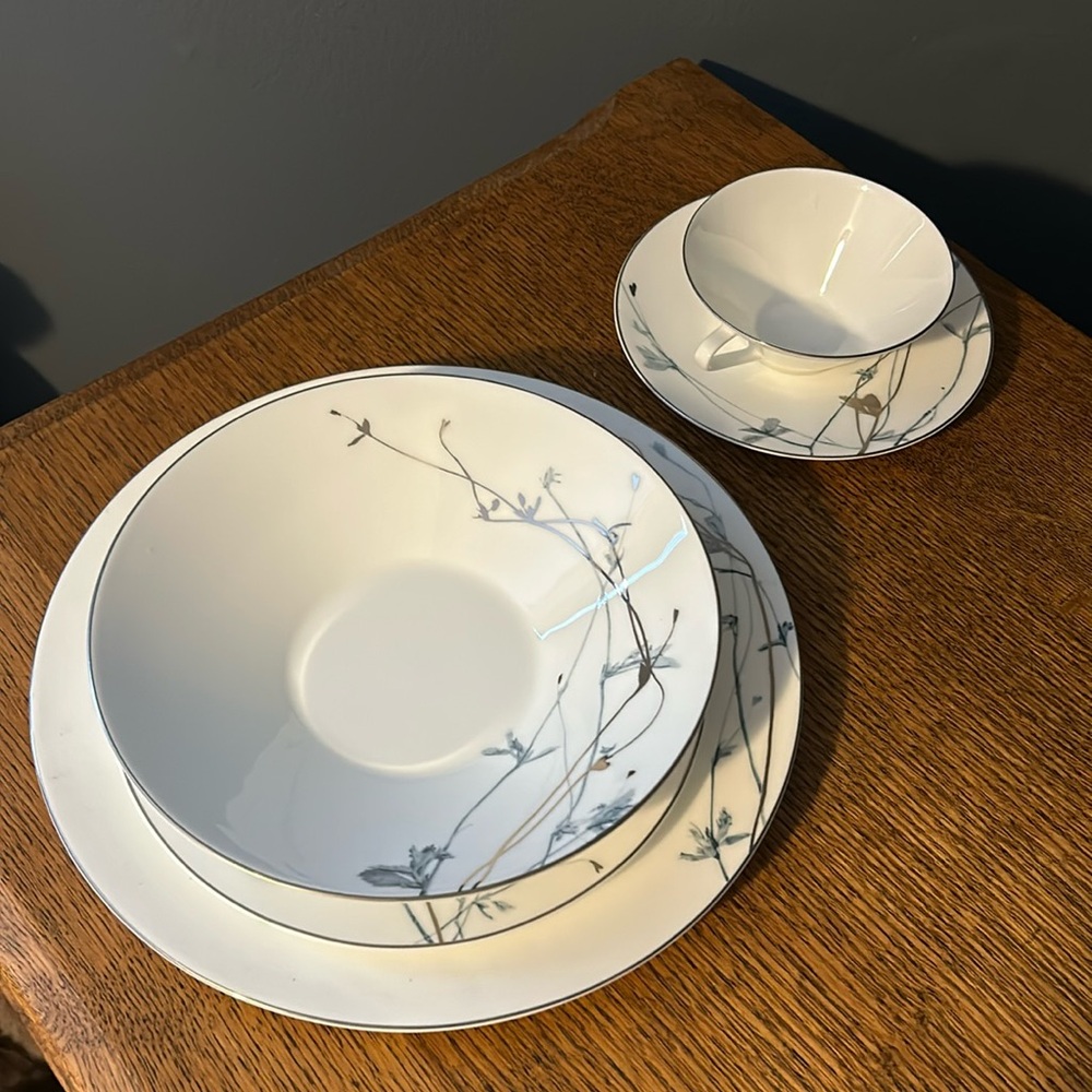 5pc EUC Calvin Klein china place setting